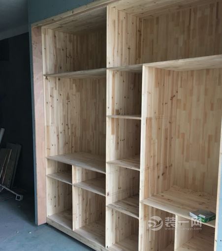 木工施工现场图